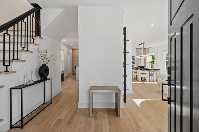 32 Coolidge Ave, Peabody, MA 01960