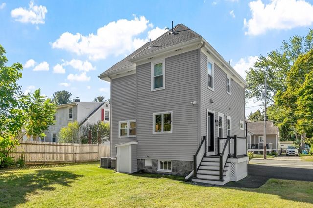 32 Coolidge Ave, Peabody, MA 01960
