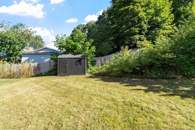 32 Coolidge Ave, Peabody, MA 01960