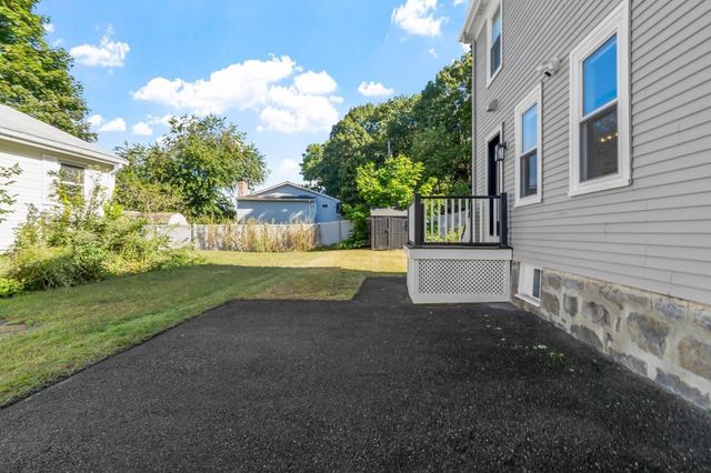 32 Coolidge Ave, Peabody, MA 01960