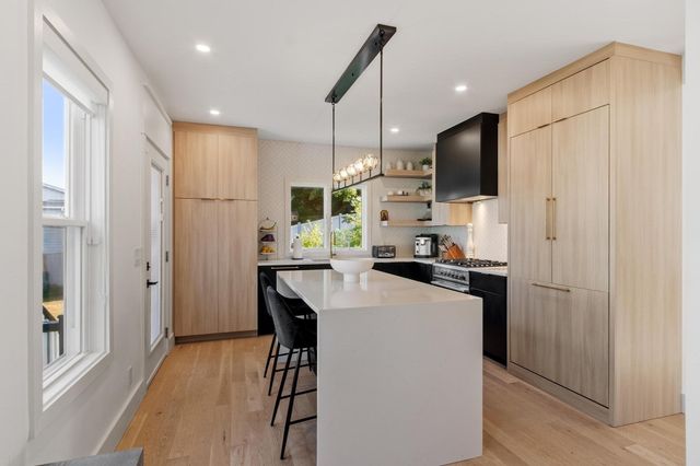 32 Coolidge Ave, Peabody, MA 01960
