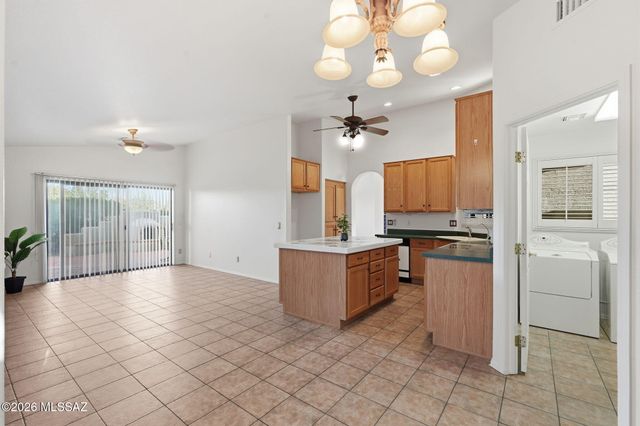 2125 E Cypress Canyon Drive, Green Valley, AZ 85614