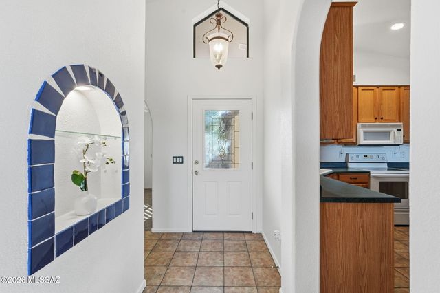 2125 E Cypress Canyon Drive, Green Valley, AZ 85614