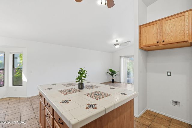 2125 E Cypress Canyon Drive, Green Valley, AZ 85614