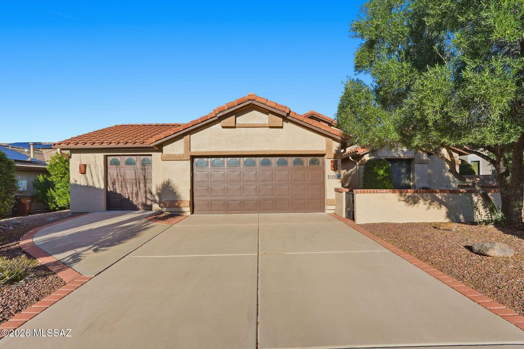 2125 E Cypress Canyon Drive, Green Valley, AZ 85614
