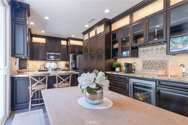 44 Willowbrook Lane, Rancho Santa Margarita, CA 92688
