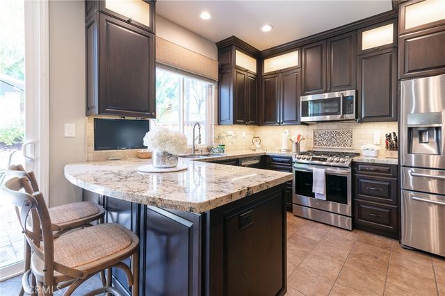44 Willowbrook Lane, Rancho Santa Margarita, CA 92688