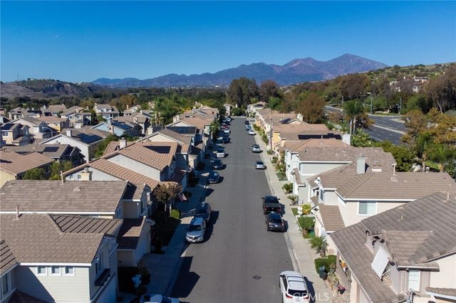 44 Willowbrook Lane, Rancho Santa Margarita, CA 92688