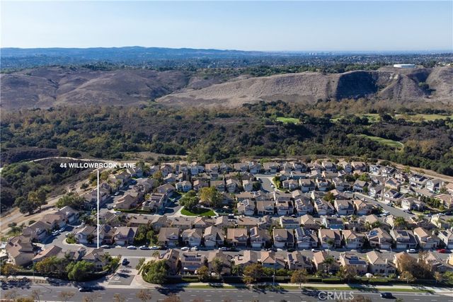44 Willowbrook Lane, Rancho Santa Margarita, CA 92688