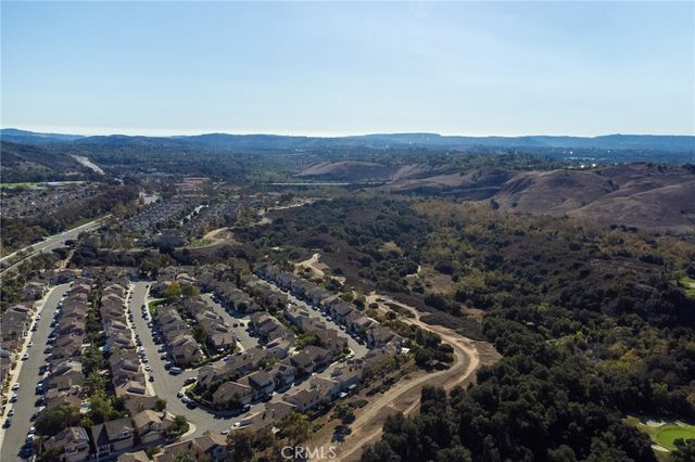 44 Willowbrook Lane, Rancho Santa Margarita, CA 92688