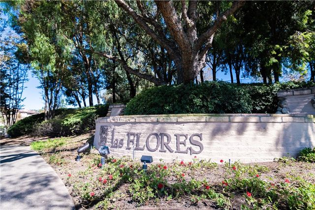 44 Willowbrook Lane, Rancho Santa Margarita, CA 92688