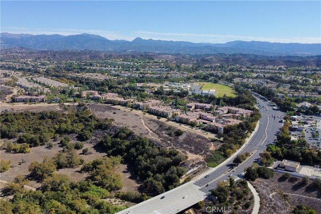 44 Willowbrook Lane, Rancho Santa Margarita, CA 92688