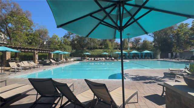 44 Willowbrook Lane, Rancho Santa Margarita, CA 92688