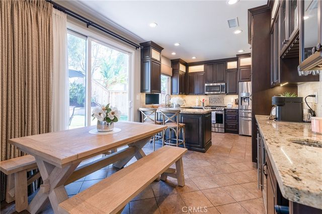 44 Willowbrook Lane, Rancho Santa Margarita, CA 92688