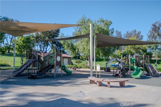44 Willowbrook Lane, Rancho Santa Margarita, CA 92688