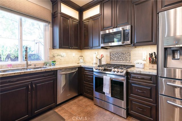 44 Willowbrook Lane, Rancho Santa Margarita, CA 92688
