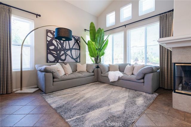 44 Willowbrook Lane, Rancho Santa Margarita, CA 92688