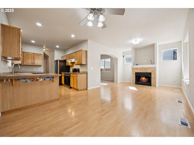 17723 Sw FALLING LEAF Ct, Beaverton, OR 97003