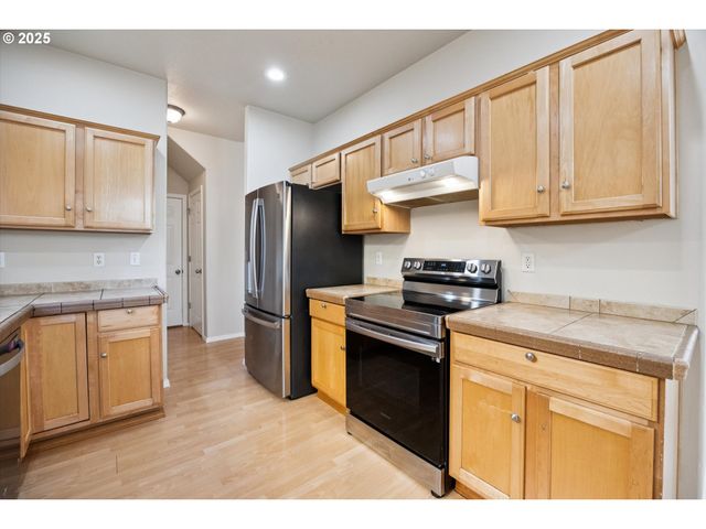 17723 Sw FALLING LEAF Ct, Beaverton, OR 97003