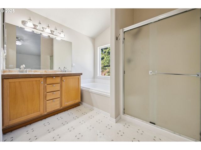 17723 Sw FALLING LEAF Ct, Beaverton, OR 97003