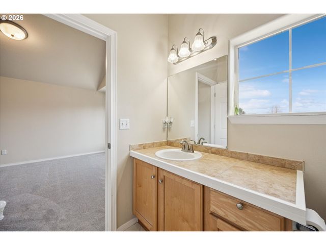 17723 Sw FALLING LEAF Ct, Beaverton, OR 97003