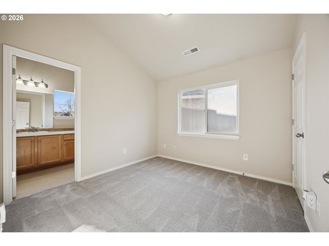 17723 Sw FALLING LEAF Ct, Beaverton, OR 97003
