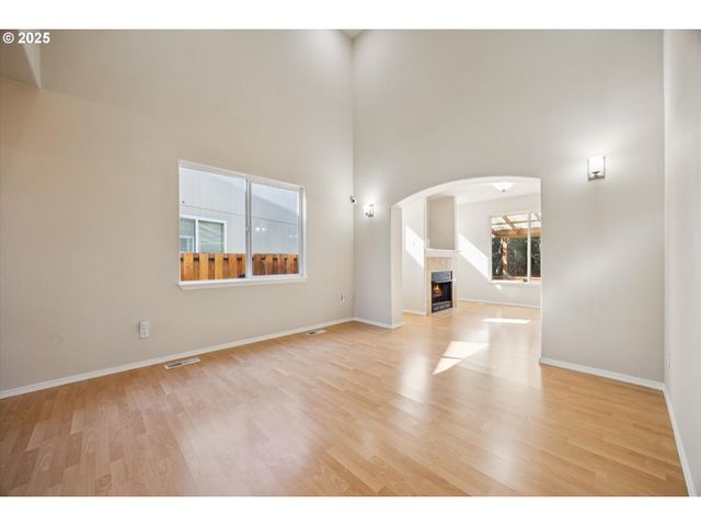 17723 Sw FALLING LEAF Ct, Beaverton, OR 97003