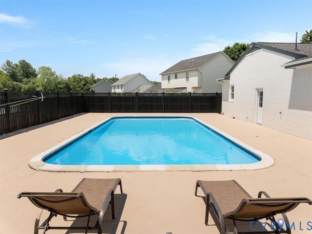 110 Grindstone Dr, Winchester, VA 22602