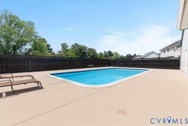 110 Grindstone Dr, Winchester, VA 22602
