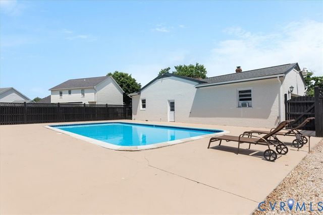 110 Grindstone Dr, Winchester, VA 22602
