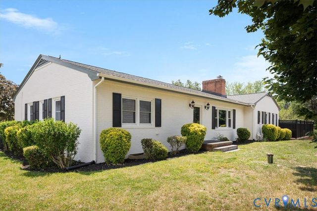 110 Grindstone Dr, Winchester, VA 22602