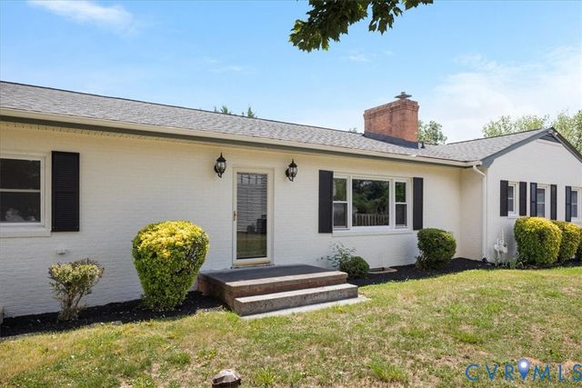 110 Grindstone Dr, Winchester, VA 22602