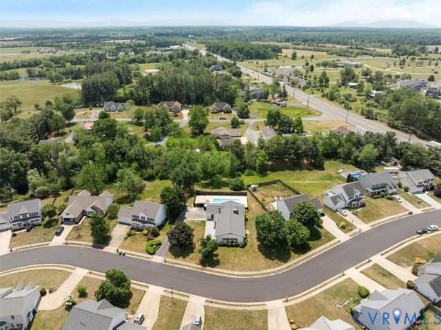 110 Grindstone Dr, Winchester, VA 22602