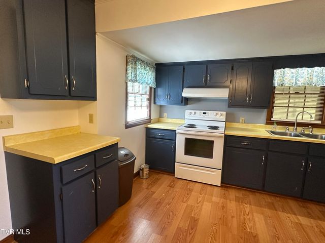6765 Warrensburg Road, Mosheim, TN 37818
