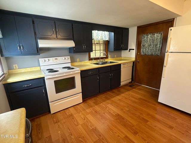 6765 Warrensburg Road, Mosheim, TN 37818