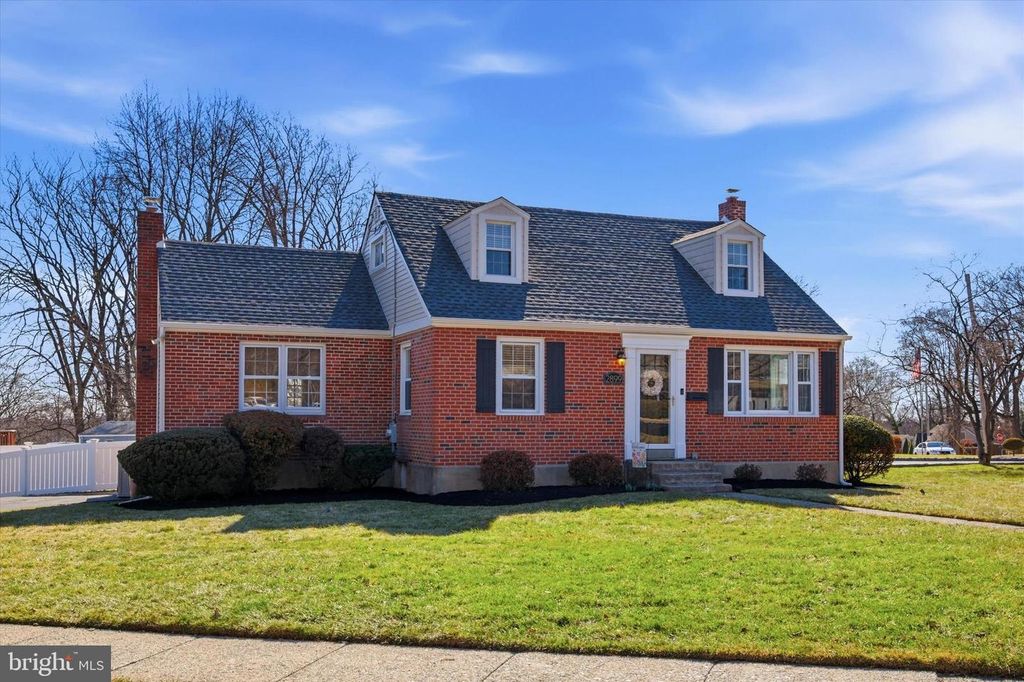 Image 1 of property listing at 2899 PENNVIEW AVE, Broomall, PA 19008