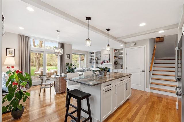 4 Greenfield Ln 4, Concord, MA 01742