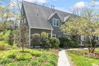 4 Greenfield Ln 4, Concord, MA 01742