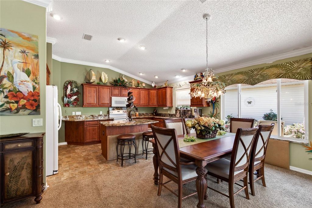 Image 12 of property listing at 1116 ELIZABETH COURT, The Villages, FL 32162