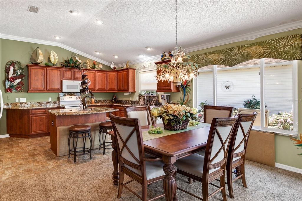 Image 13 of property listing at 1116 ELIZABETH COURT, The Villages, FL 32162