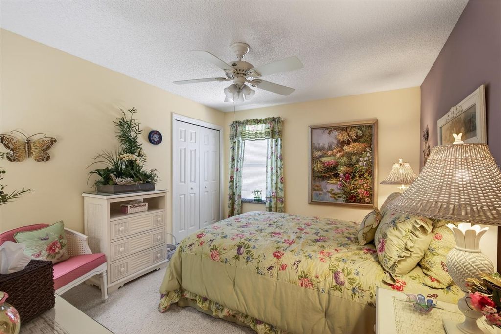 Image 27 of property listing at 1116 ELIZABETH COURT, The Villages, FL 32162
