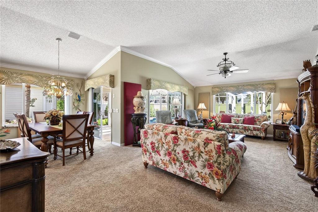 Image 8 of property listing at 1116 ELIZABETH COURT, The Villages, FL 32162