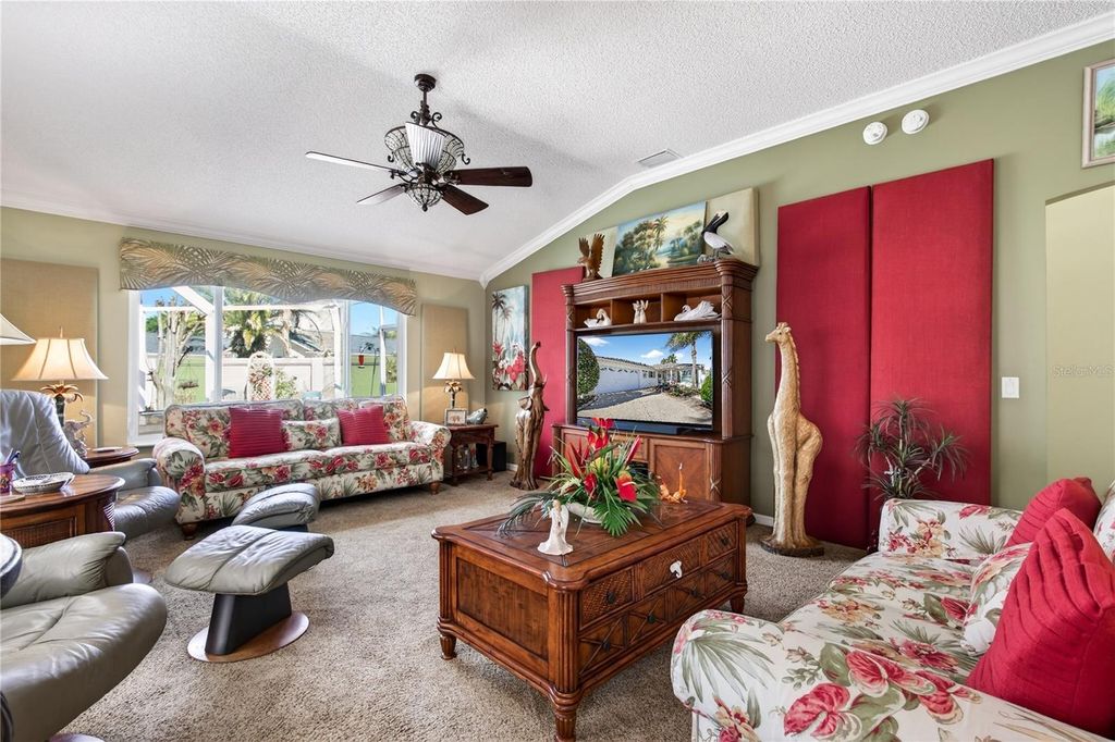 Image 10 of property listing at 1116 ELIZABETH COURT, The Villages, FL 32162