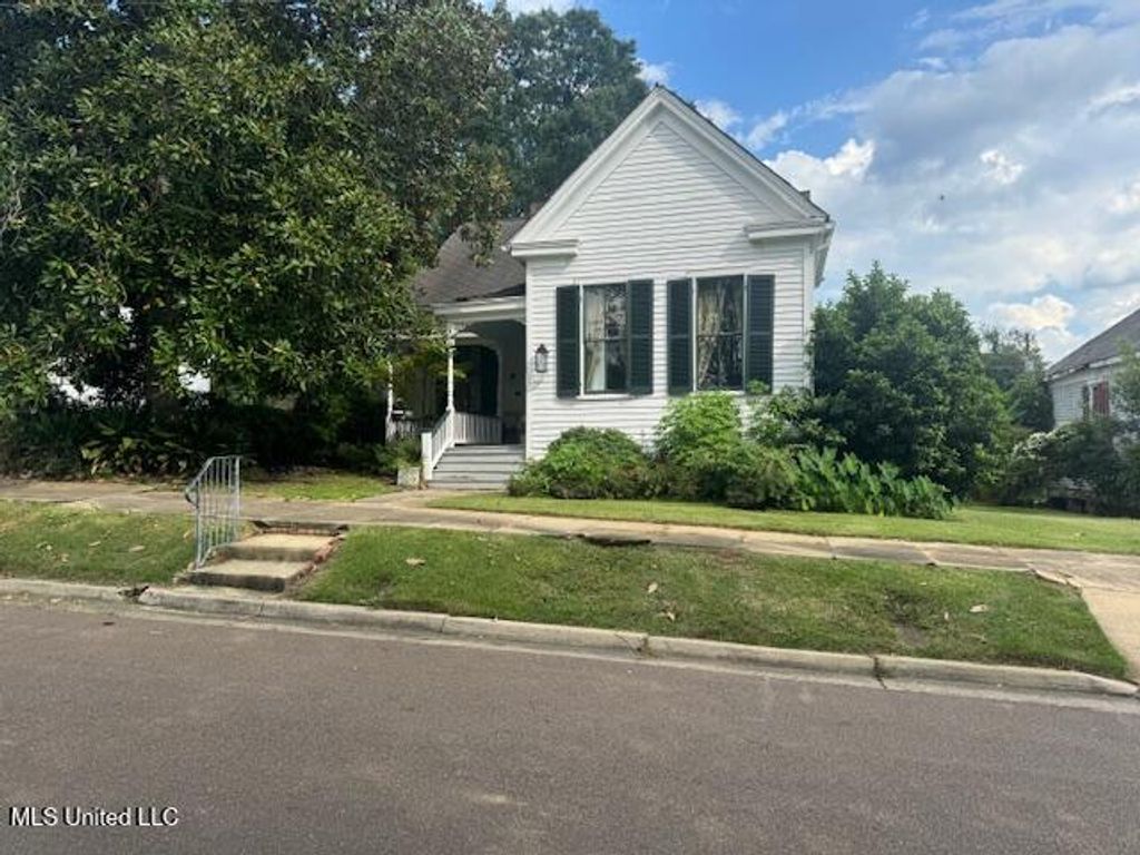 205 Linton Avenue, Natchez, MS 39120