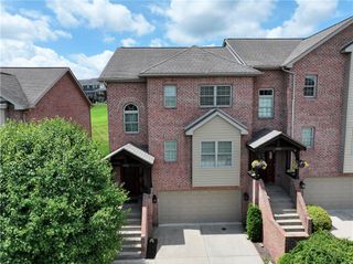 2000 St Andrews Ct, Penn Twp, PA 15644