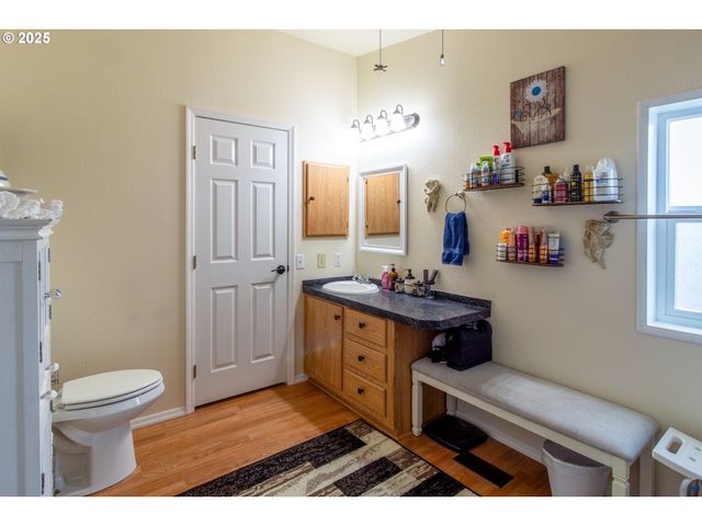 266 RIVER PLACE Dr 61, Roseburg, OR 97471