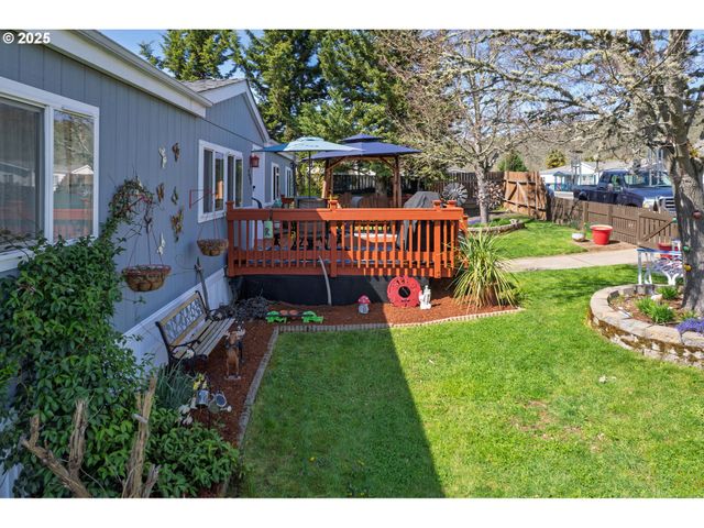 266 RIVER PLACE Dr 61, Roseburg, OR 97471
