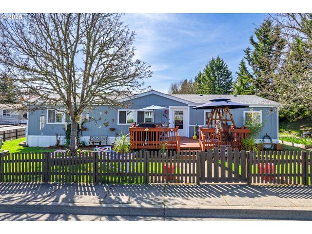 266 RIVER PLACE Dr 61, Roseburg, OR 97471