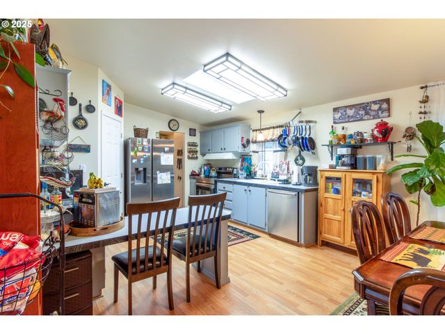266 RIVER PLACE Dr 61, Roseburg, OR 97471