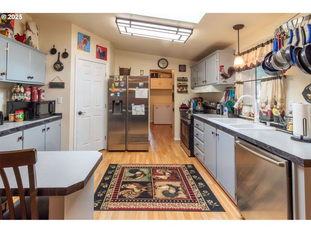 266 RIVER PLACE Dr 61, Roseburg, OR 97471